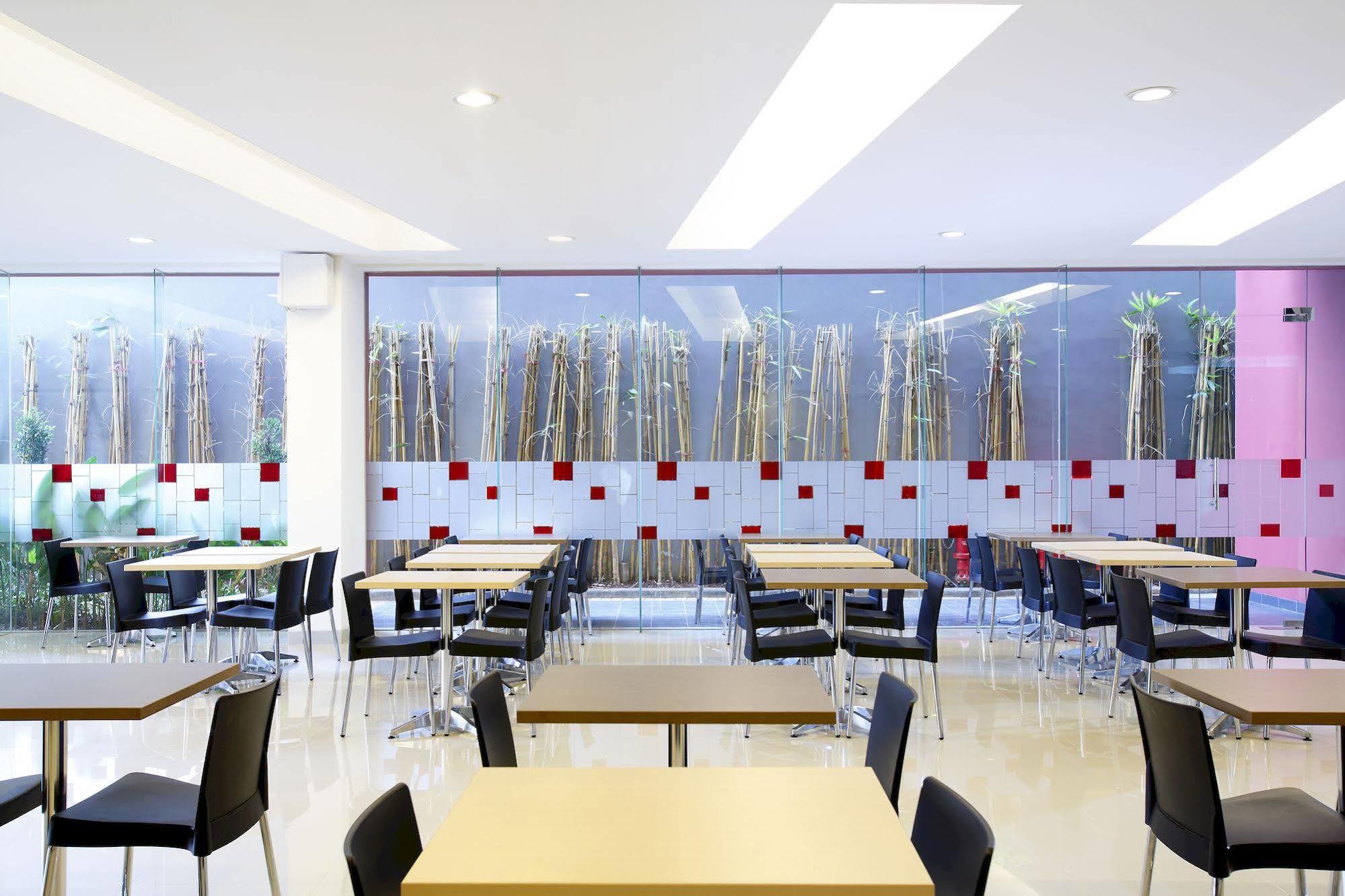 Amaris Hotel Pancoran Jakarta Kültér fotó